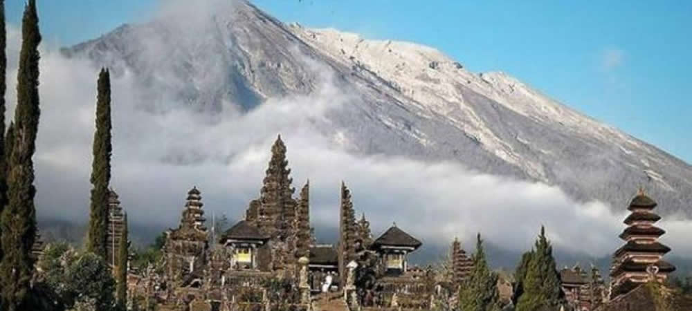 agung mountain